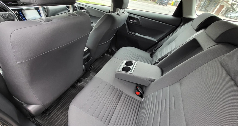 Toyota Auris cena 62700 przebieg: 89000, rok produkcji 2018 z Boguchwała małe 232